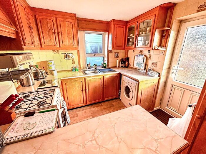 3 Bedroom Bungalow For Sale In Willow Close, Gainsborough, DN21