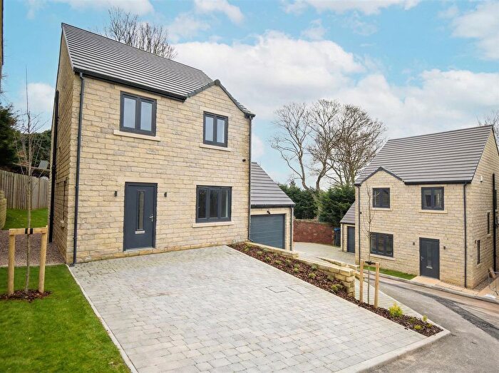 4 Bedroom Detached House To Rent In Headland Lane, Earlsheaton, WF12