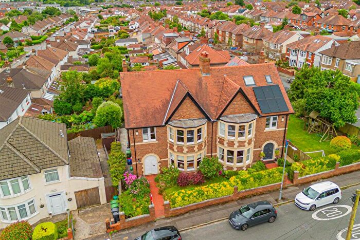4 Bedroom Semi-Detached House For Sale In Dorchester Avenue, Penylan, CF23