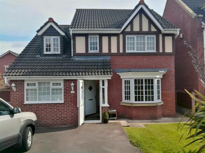 4 Bedroom Detached House To Rent In Ardenfield Close, Radcliffe, Manchester, M26