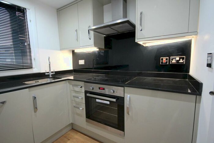 2 Bedroom Apartment To Rent In North Street, Leeds, West Yorkshire, LS2