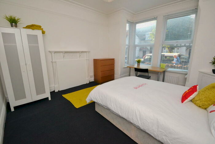 6 Bedroom Semi-Detached House To Rent In Chaworth Road, West Bridgford, NG2