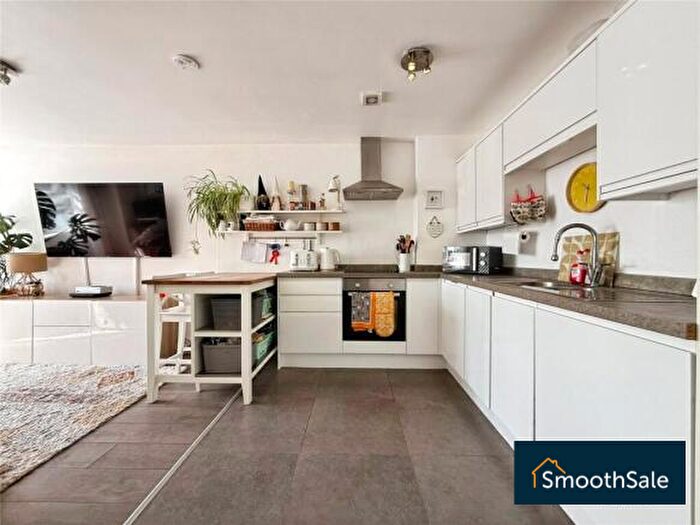 1 Bedroom Flat For Sale In Madeira Parade, Madeira Avenue, Bognor Regis, PO22