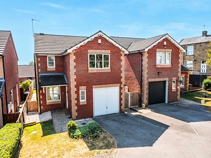 3 Bedroom Detached House For Sale In Maryfield Gardens, Ossett, West Yorkshire, WF5