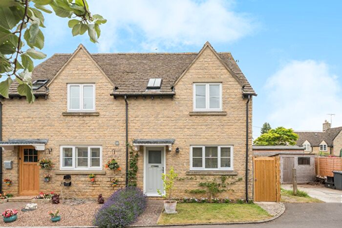 3 Bedroom Semi-Detached House For Sale In Chestnut View, Alvescot, Bampton, Oxfordshire, OX18