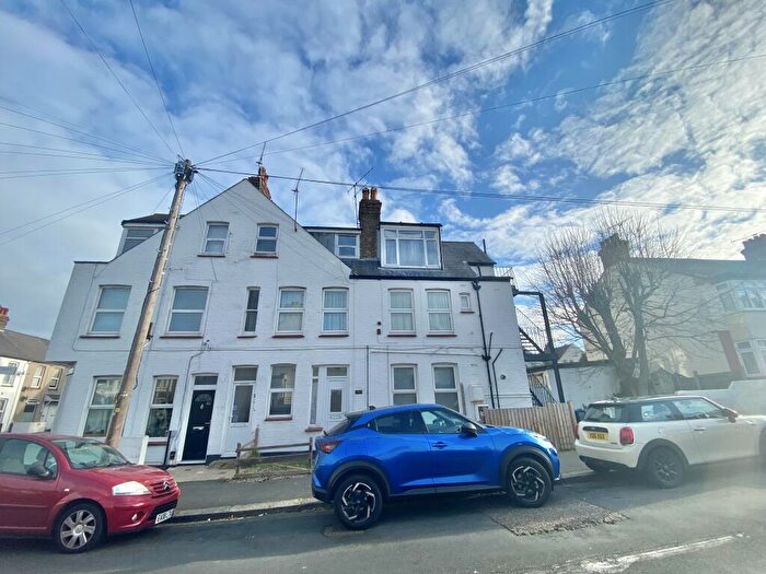 1 Bedroom Flat To Rent In Southview Drive, SS0