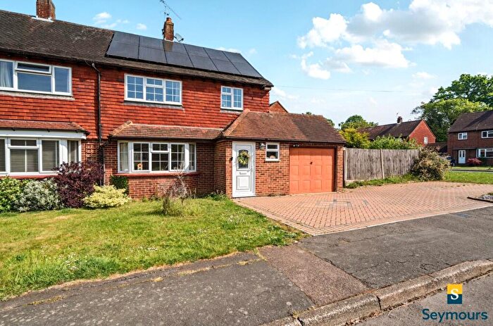 3 Bedroom Semi-Detached House For Sale In Glendale Drive, Burpham, Guildford, Surrey, GU4