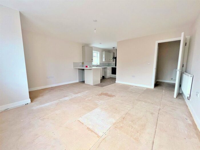 1 Bedroom Flat To Rent In Victoria Drive, Bognor Regis, West Sussex, PO21