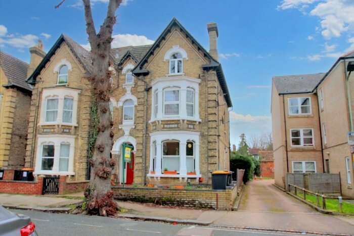 1 Bedroom Apartment To Rent In Chaucer Road, Bedford, Bedfordshire, MK40