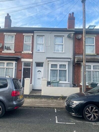 3 Bedroom Terraced House For Sale In Kingsley Street, Walsall, WS2