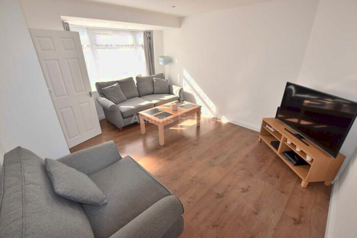 3 Bedroom Terraced House To Rent In Thirlmere Avenue, Reading, RG30
