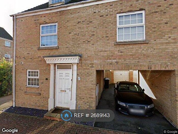 4 Bedroom Semi Detached House To Rent In Jeffrey Drive, Sapley, Huntingdon, PE28