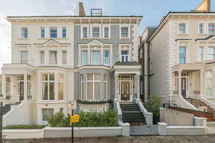 3 Bedroom Flat To Rent In Belsize Park Gardens, London, NW3