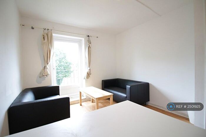 4 Bedroom Flat To Rent In Donnington Court, London, NW1