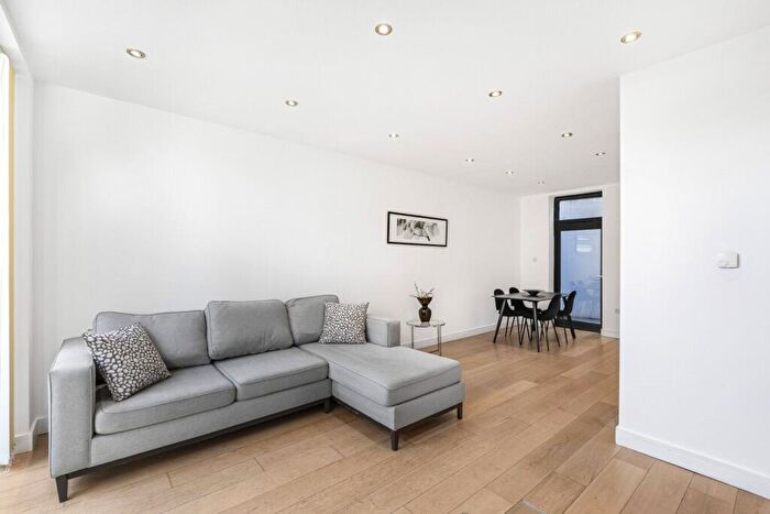 4 Bedroom Terraced House For Sale In Clemence Street, London, E14