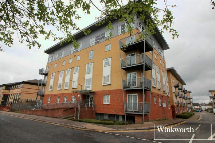 1 Bedroom Flat For Sale In Station Road, Borehamwood, Hertfordshire, WD6
