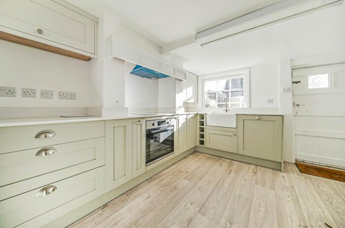 3 Bedroom Terraced House For Sale In St. Pancras, Chichester, PO19