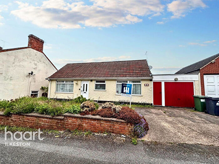 3 Bedroom Detached Bungalow For Sale In Lee Lane, Heanor, DE75
