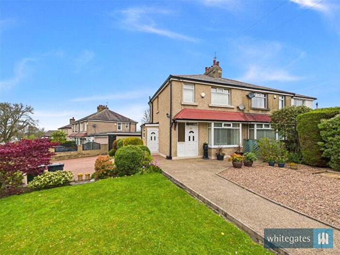 3 Bedroom Semi-Detached House To Rent In Wrose Road, Bradford, West Yorkshire, BD2