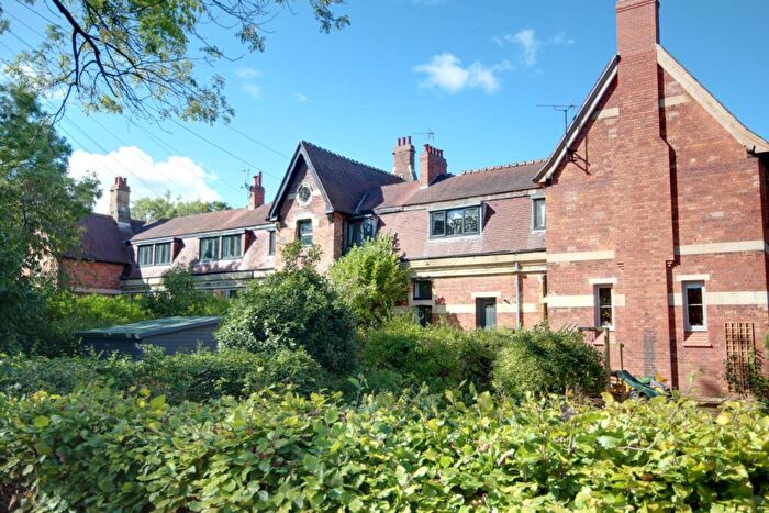 2 Bedroom Apartment For Sale In Flat Parkland Terrace, Leeds, LS6