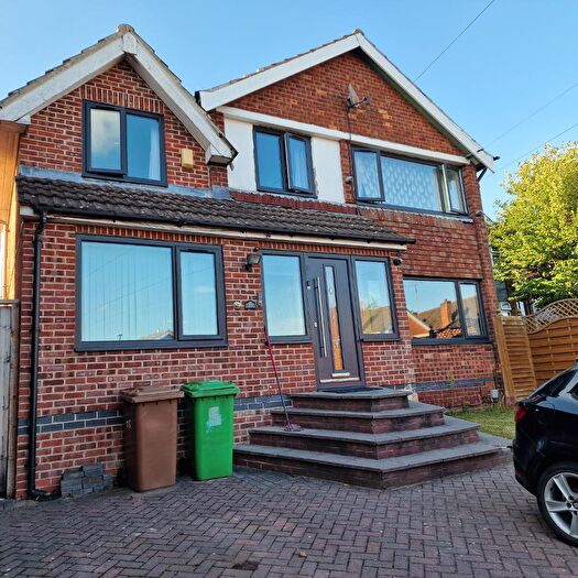 5 Bedroom Detached House To Rent In Revelstoke Way, Rise Park, Nottingham, NG5