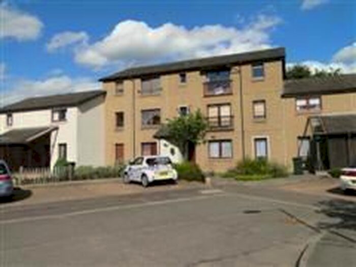 3 Bedroom Flat To Rent In Fechney Park, Perth, PH1