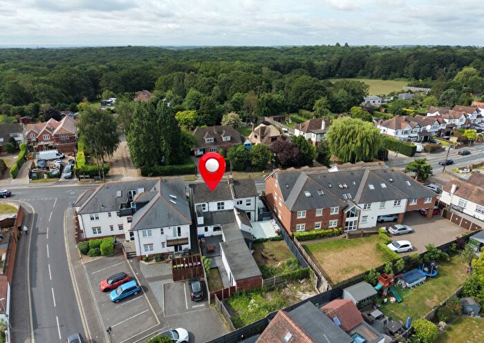 3 Bedroom Semi-Detached House For Sale In Aldermans Hill, Hockley, Essex, SS5