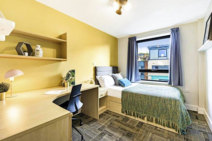 6 Bedroom Private Halls To Rent In Burley Road, Leeds, LS3