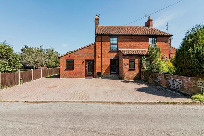 3 Bedroom Semi-Detached House For Sale In Barnaby Green, Wangford, Beccles, Suffolk, NR34