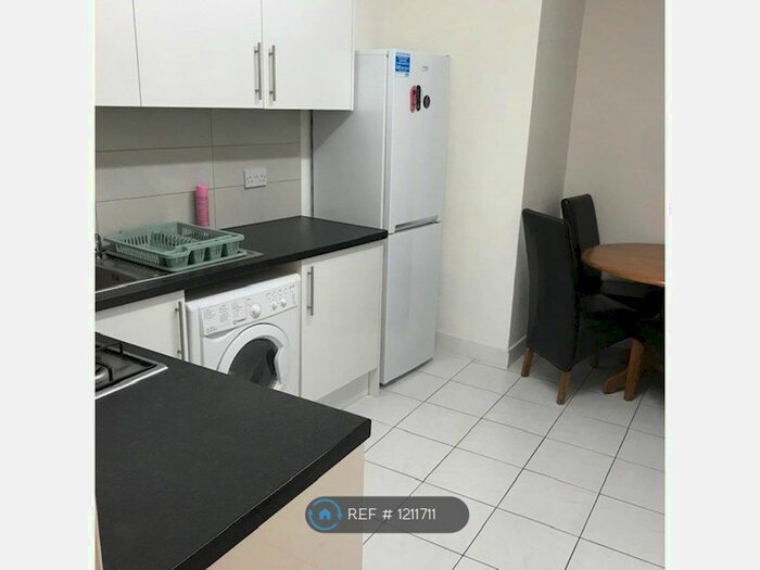 Studio To Rent In The Green, London, W5