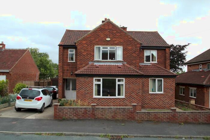 4 Bedroom Detached House To Rent In Golf Links Crescent, Tadcaster, LS24