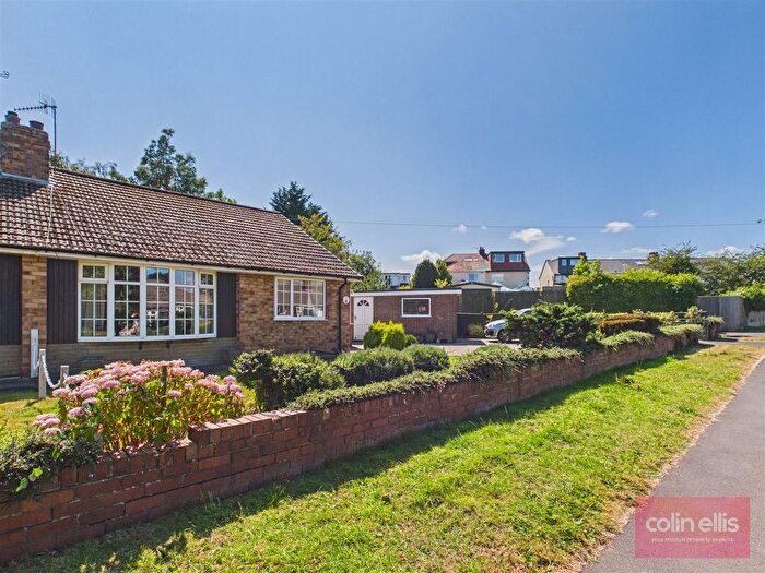 2 Bedroom Semi-detached Bungalow For Sale In Coldyhill Lane, Scarborough, YO12