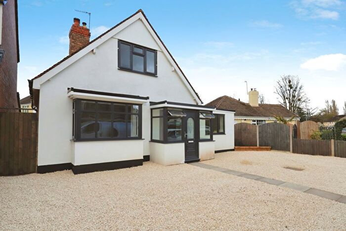 4 Bedroom Bungalow For Sale In Laurel Grove, West Midlands, WV3