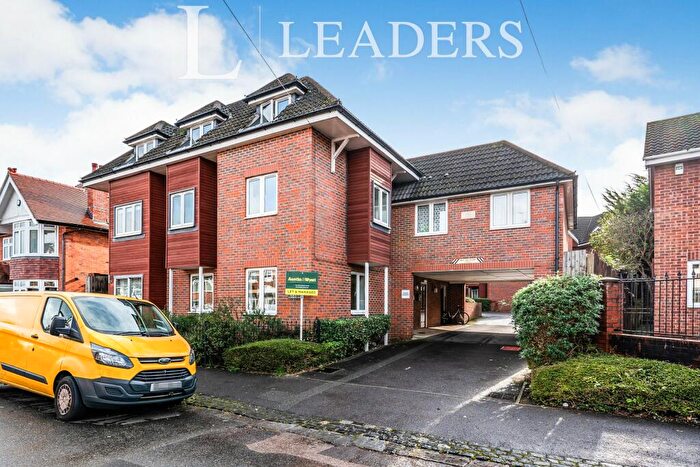 2 Bedroom Flat To Rent In Richmond Gardens, Southampton, SO17