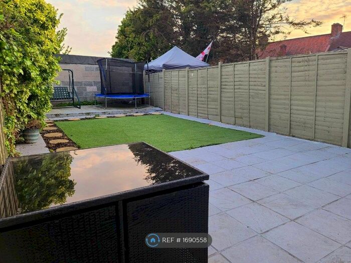 3 Bedroom Terraced House To Rent In Warrington Road, Dagenham, London, RM8