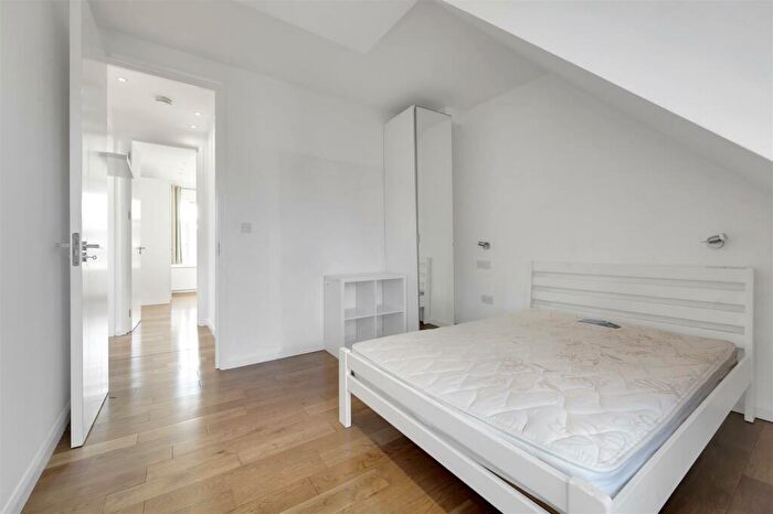 2 Bedroom Flat To Rent In Chatsworth Road, London, NW2
