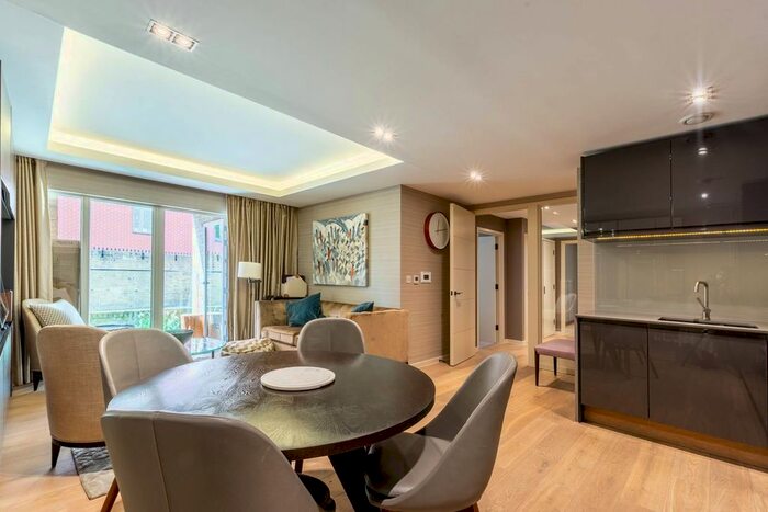 2 Bedroom Flat For Sale In Farm Lane, Fulham, London, SW6