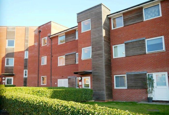 2 Bedroom Flat To Rent In Pownall Road, Ipswich, Suffolk IP3