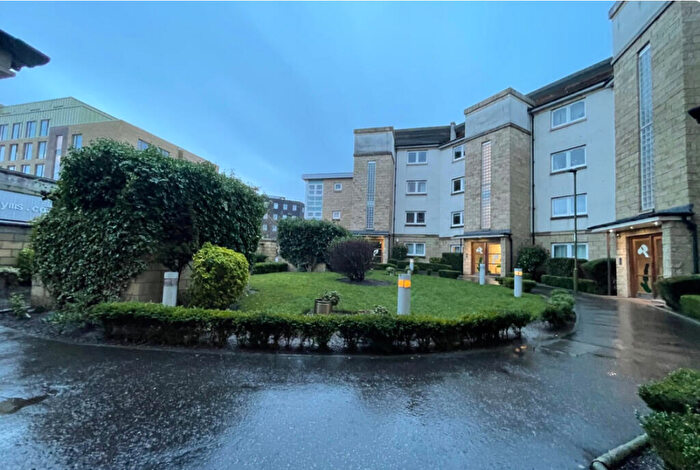 2 Bedroom Flat To Rent In Gorgie Road, Edinburgh, EH11