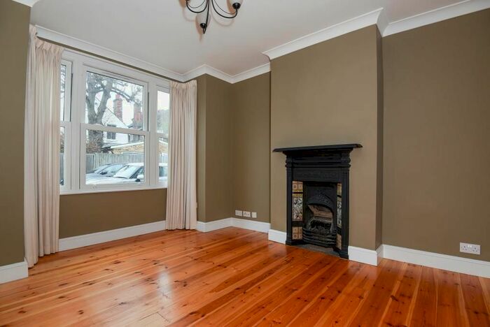 3 Bedroom Semi-Detached House To Rent In Alton Road, Richmond, TW9