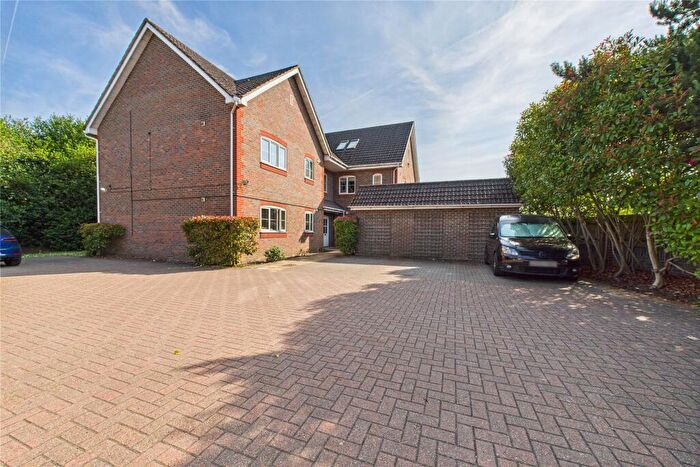 1 Bedroom Apartment To Rent In Haydon Place, Chapel Lane, Farnborough, Hampshire, GU14
