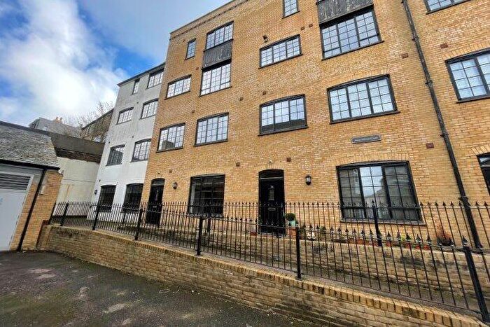 2 Bedroom Flat To Rent In King Street, Ramsgate, CT11