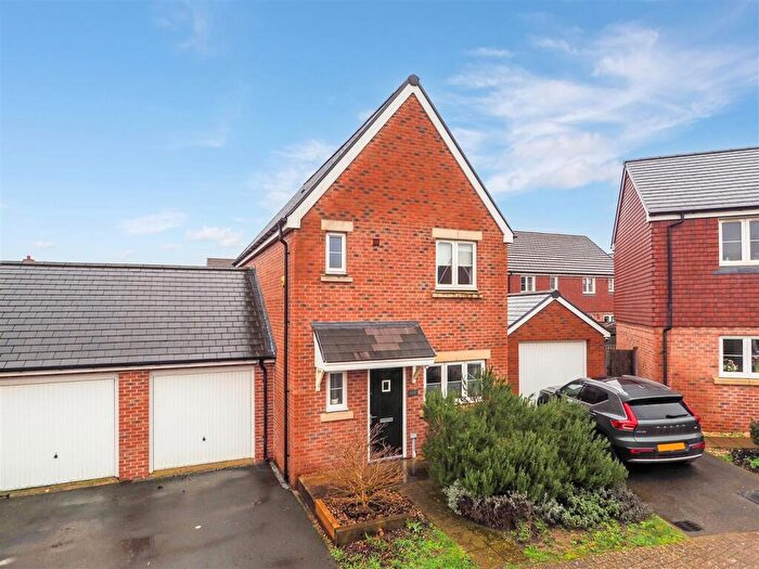 3 Bedroom Detached House For Sale In Halter Way, Andover, SP11