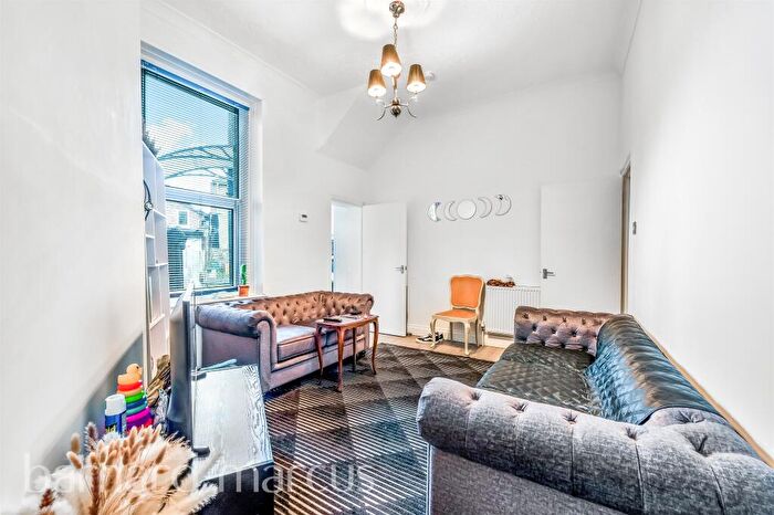 1 Bedroom Flat For Sale In Parish Lane, London, SE20