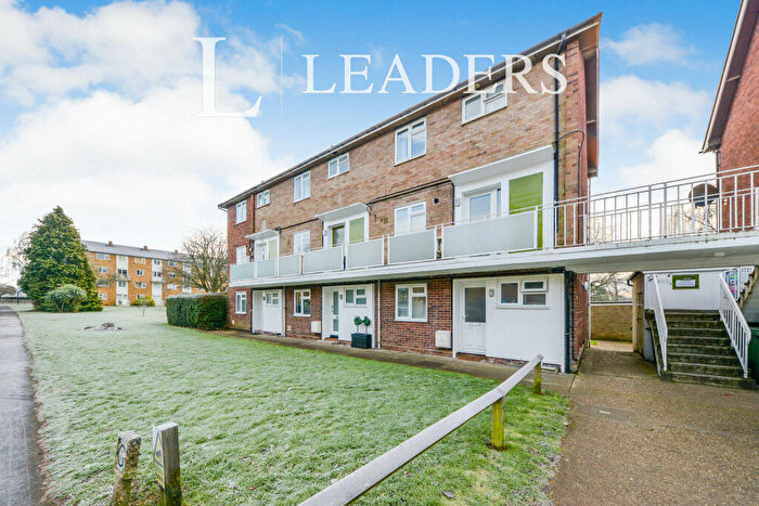 3 Bedroom Maisonette To Rent In The Ridgeway, AL4