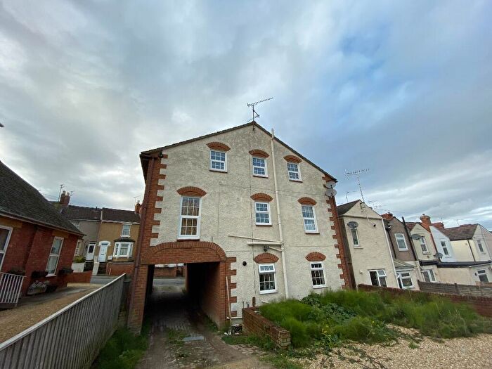 2 Bedroom Flat To Rent In Eastcott Farm House, Eastcott Hill, Old Town, Swindon, SN1