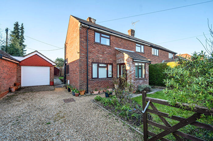 3 Bedroom Semi-Detached House For Sale In Inhams Road, Holybourne, Alton, Hampshire, GU34