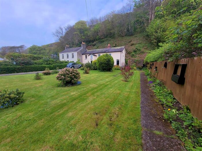 4 Bedroom Cottage For Sale In Ferryside, SA17