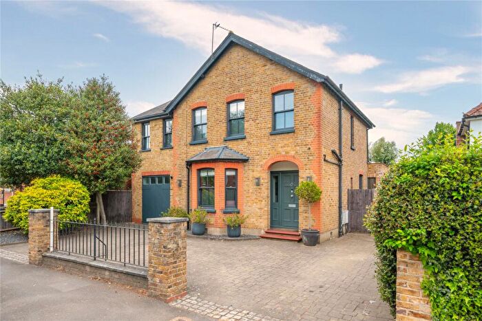 4 Bedroom Detached House For Sale In Hersham Road, Hersham, Surrey, KT12