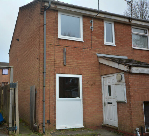 2 Bedroom Semi-Detached House To Rent In Glendevon Place Whitefield, M45